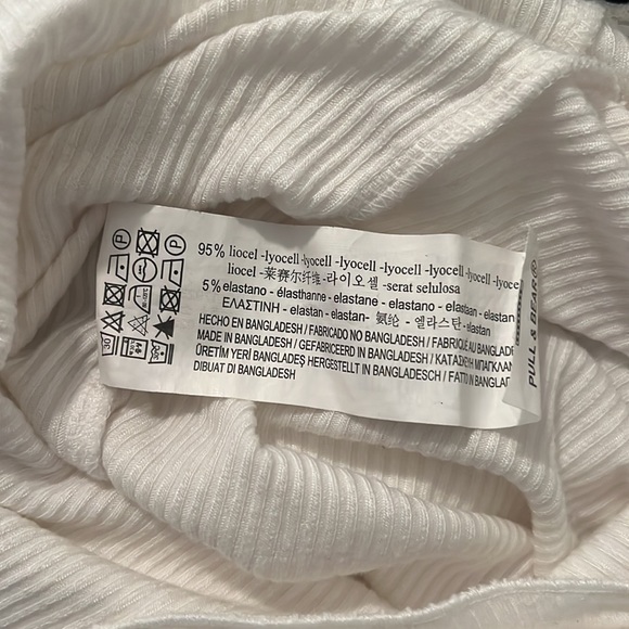 Pull&Bear White Ribbed Short Sleeve Crop Top with Scrunch Chest — Size L - Picture 6 of 6